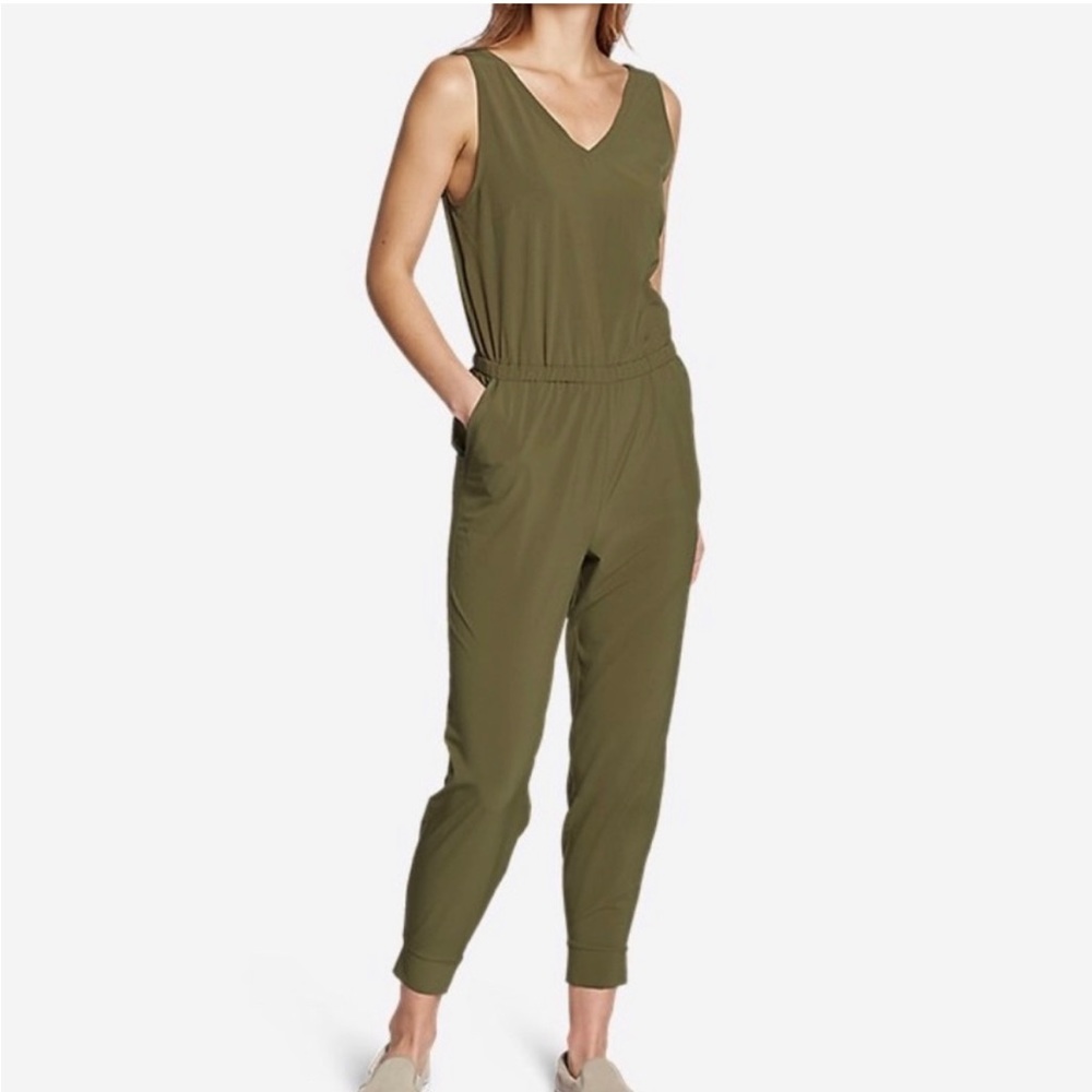 Eddie Bauer Black V-Neck Jumpsuit Size Medium